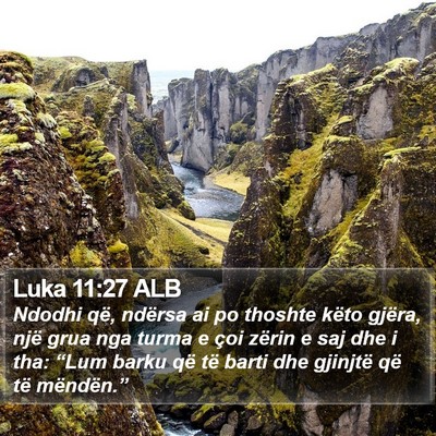 Luka 11:27 ALB Bible Verse Image
