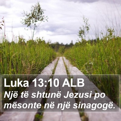 Luka 13:10 ALB Bible Verse Image