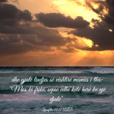 Picture 03 - Zanafilla 35:17 ALB - dhe gjatë lindjes së vështirë mamia i tha: - Bible Verse Picture