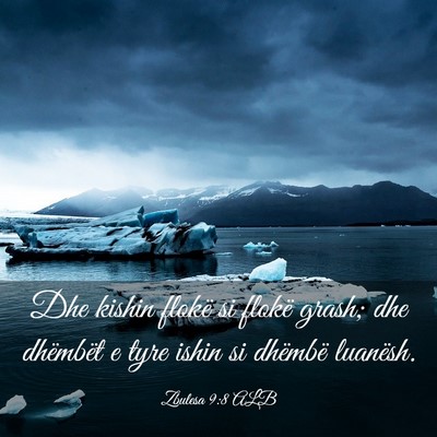 Picture 03 - Zbulesa 9:8 ALB - Dhe kishin flokë si flokë grash; dhe dhëmbët - Bible Verse Picture